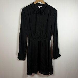 Gilli Dress Women Large Patterned Long Sleeve Button Front Tie Neck Knee Length